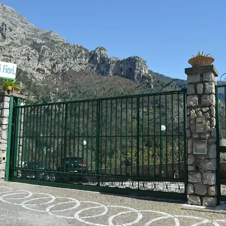 Casa *